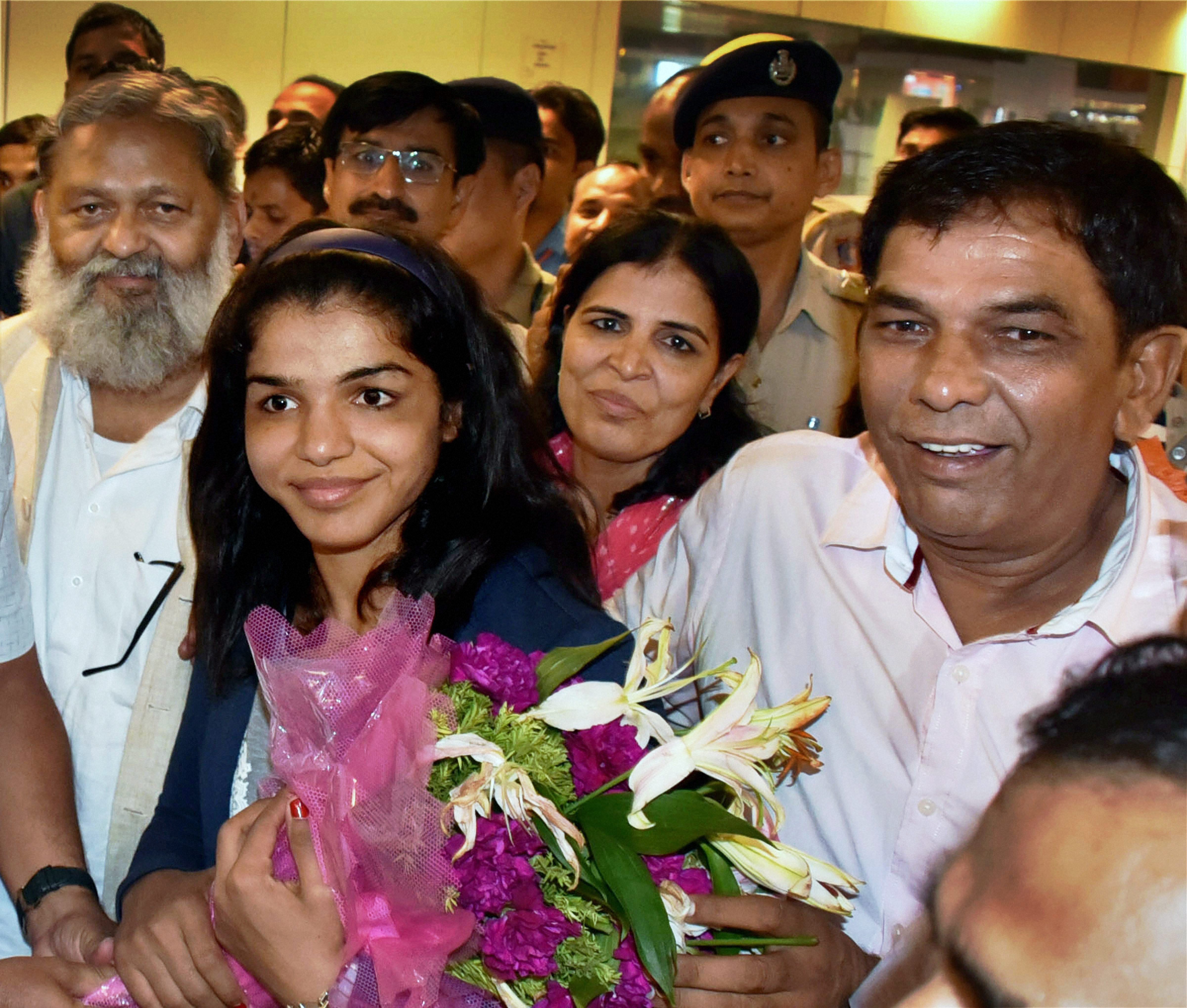 ಭಾರತದಲ್ಲಿ ಕ್ರೀಡಾ ತಯಾರಿಗೆ ಹಣ ಕಮ್ಮಿ ; ಗೆದ್ದರೆ ಬಂಪರ್ ಬಹುಮಾನ